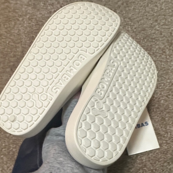 Bombas Men's Off-White Sandals - Picture 4 of 5